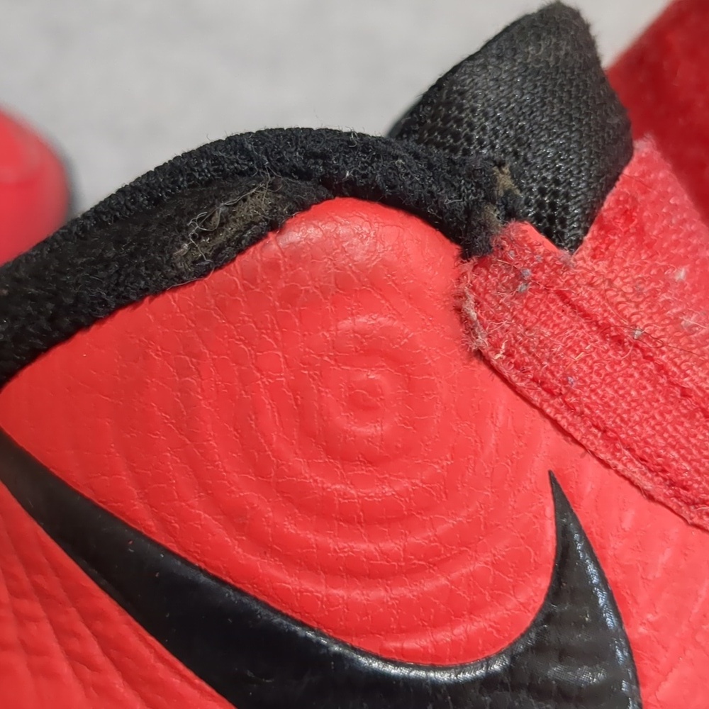 Red Nike team hustle toddler shoes 6C - Picture 7 of 7